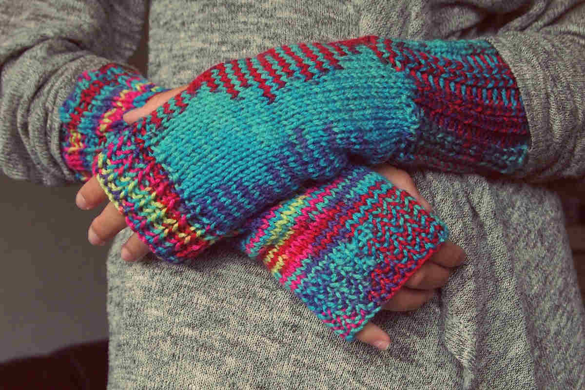 Riciclo creativo: crea dei guanti con un vecchio maglione