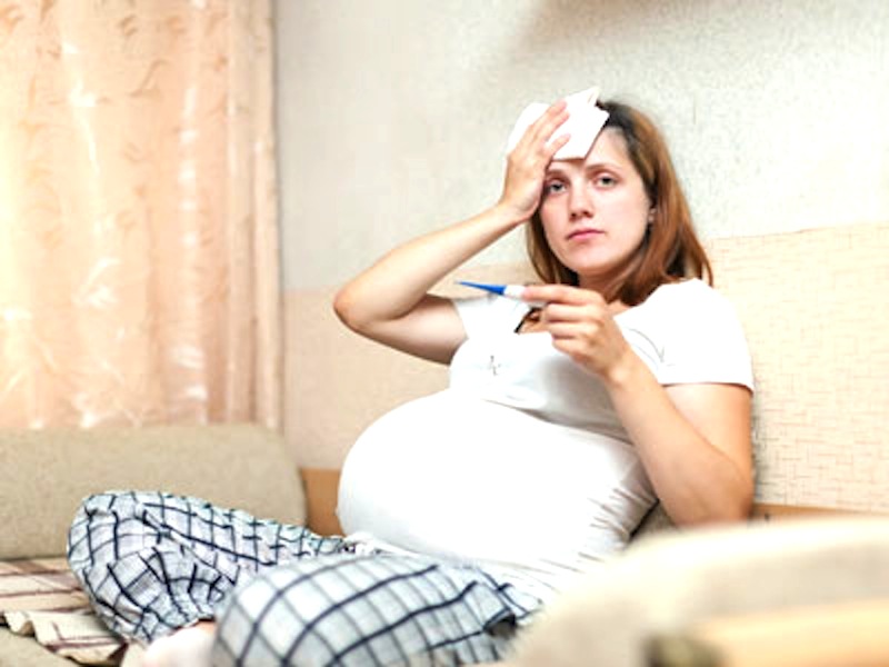 Influenza in gravidanza: rischi, rimedi naturali e come curarla
