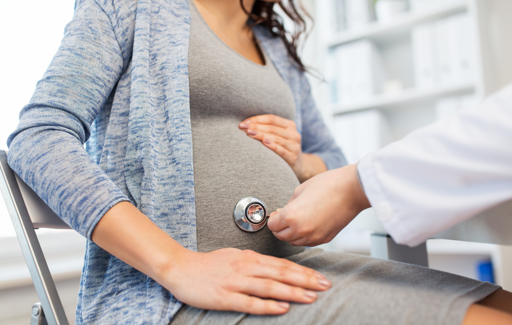Rosolia in gravidanza: sintomi, vaccino, rischi e cure
