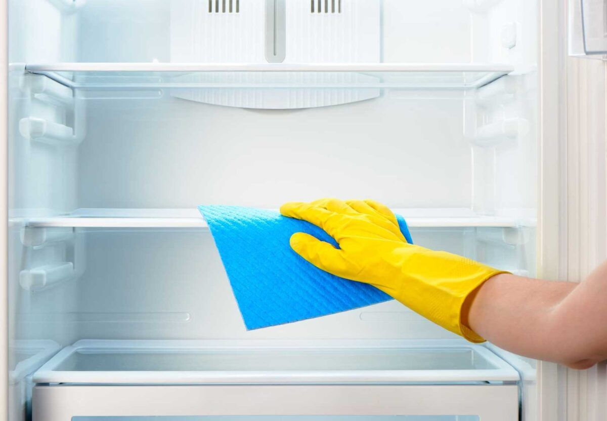 pulire il frigo