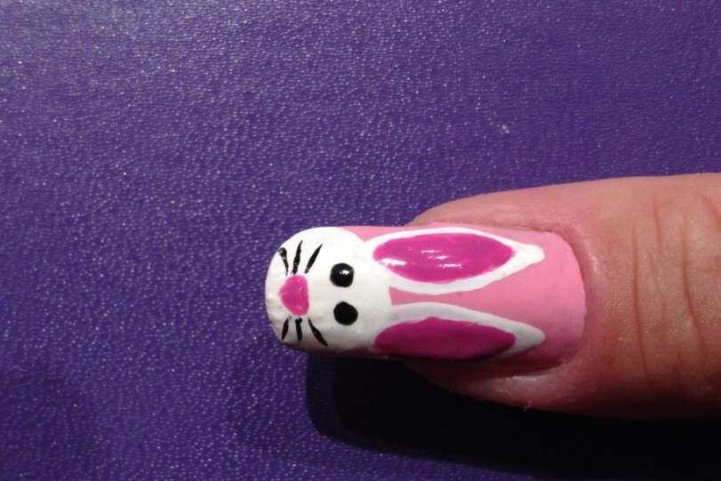 Nail art coniglio di Pasqua
