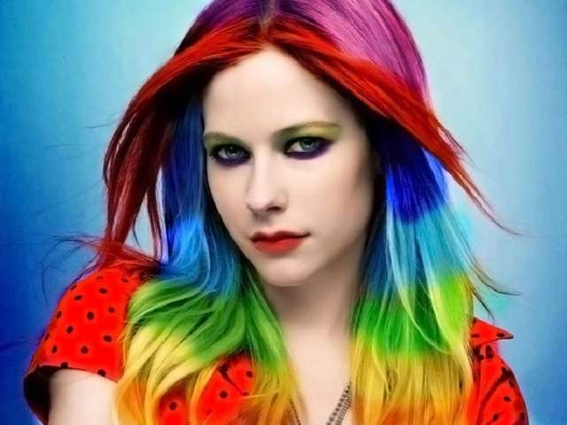 Rainbow hair: i capelli arcobaleno lanciati dalle star [FOTO]