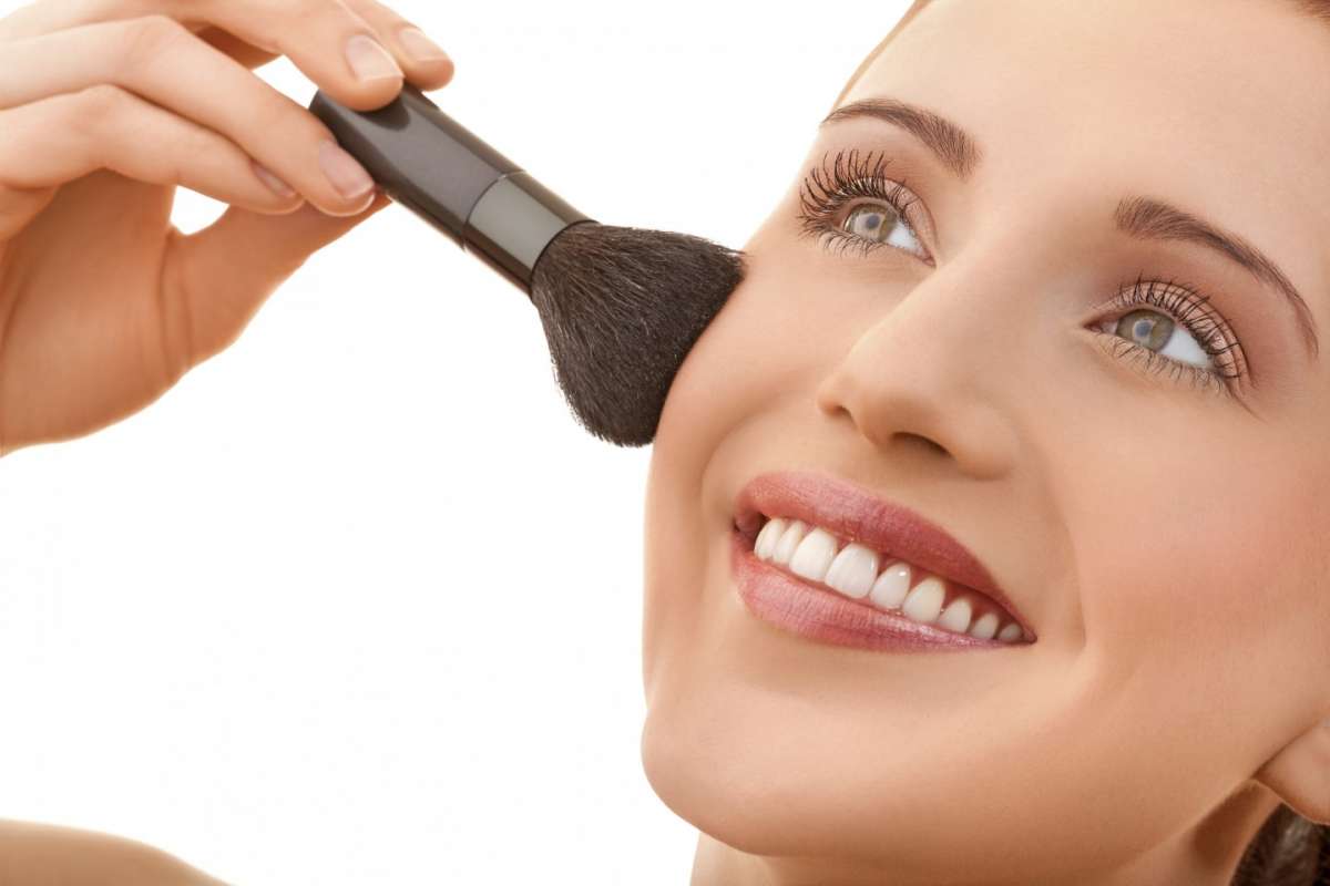 Come coprire le cicatrici con il make up, consigli utili e prodotti da usare [FOTO]