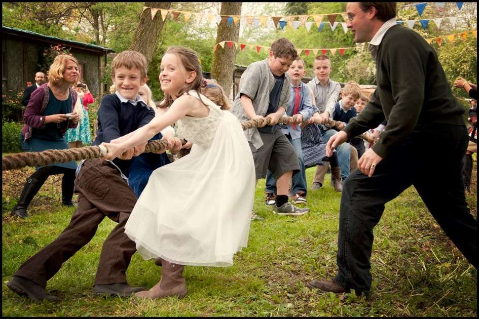 Bambini a un matrimonio: giochi e animazione per intrattenerli [FOTO]