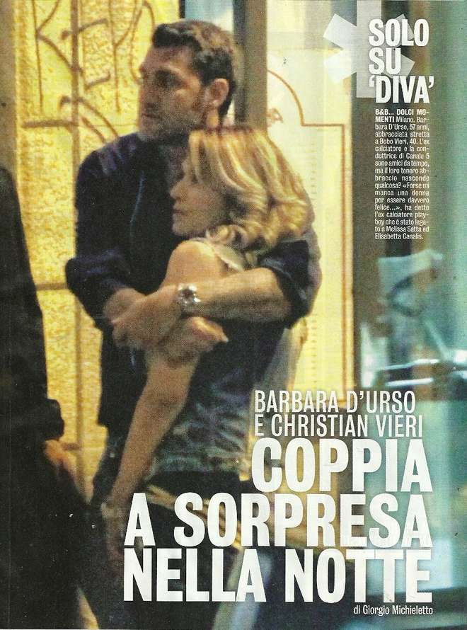 Barbara D'Urso e Bobo Vieri abbracciati a Milano