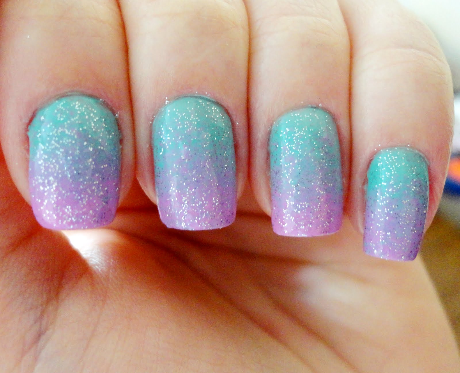 Quale nail art sfumata preferisci?