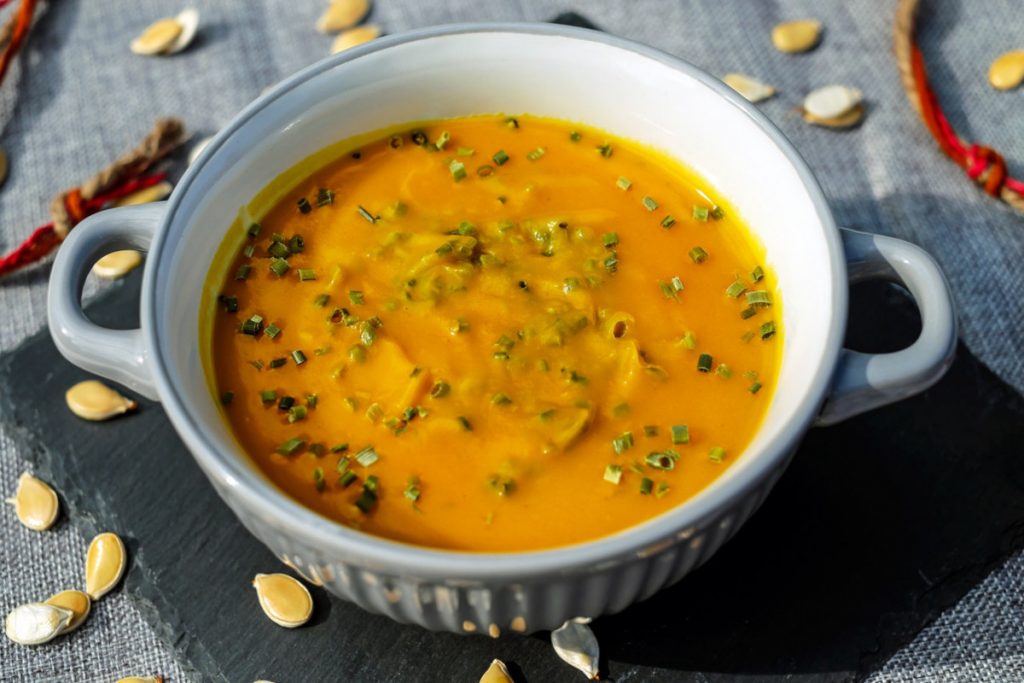 piatto di vellutata di zucca