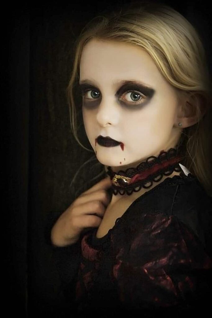 trucco Halloween vampira per bambina