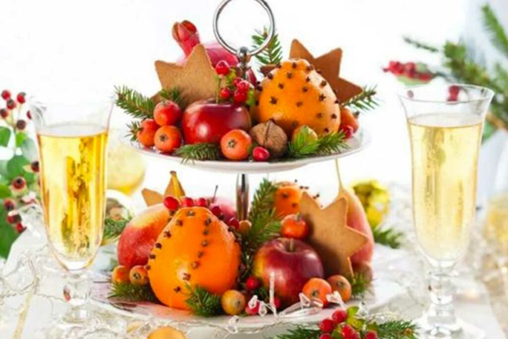 centrotavola natalizio con frutta