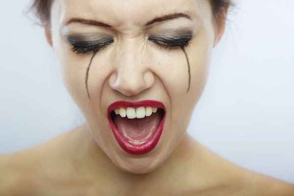 10 consigli di bellezza che sembrano farti bene e invece sono dannosi