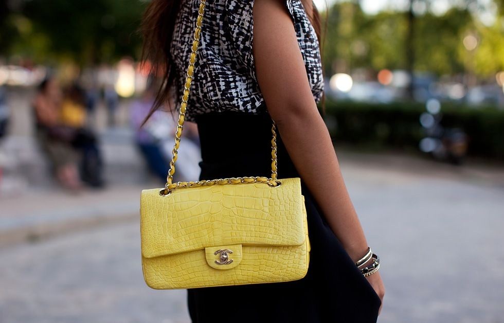 chanel 2.55 gialla