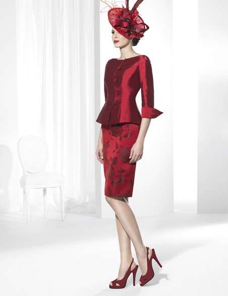 Completo rosso con cappellino