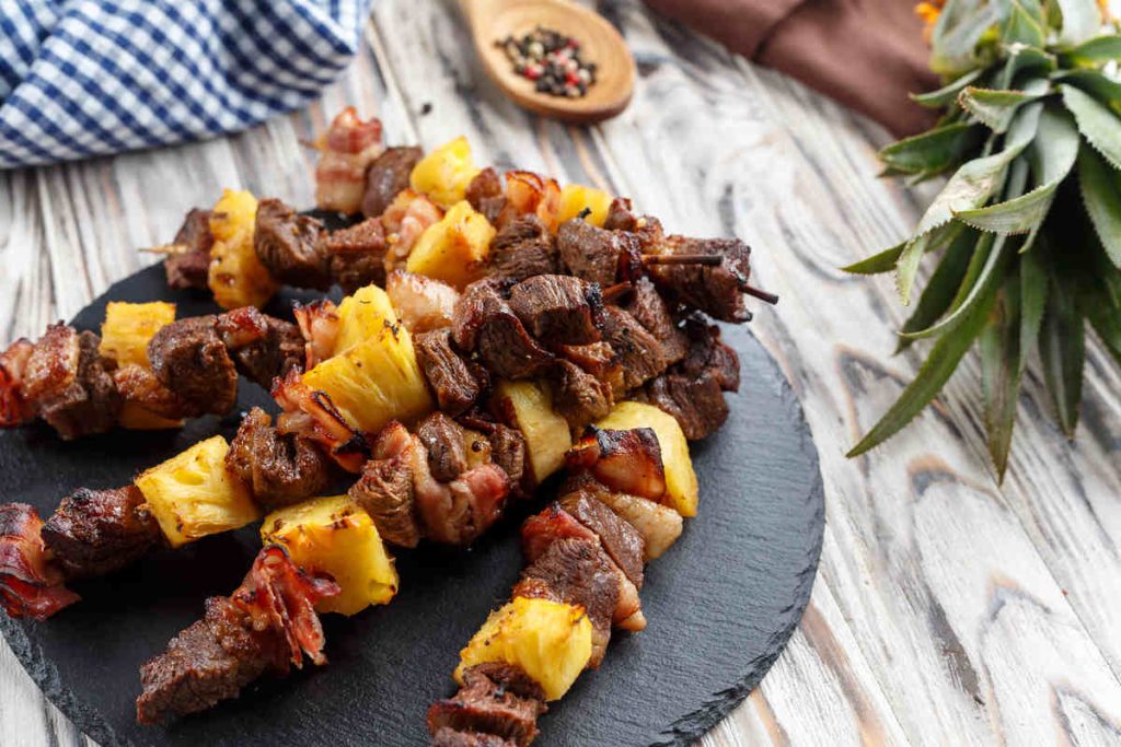 spiedini ananas e pancetta