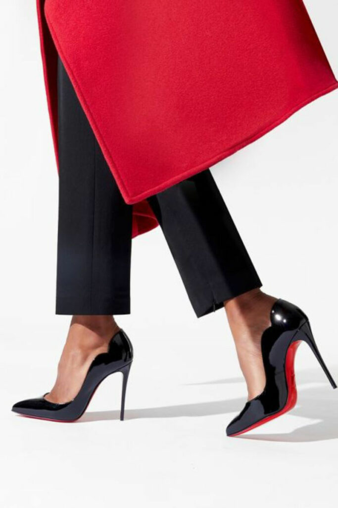 Scarpe rosse invitata matrimonio top
