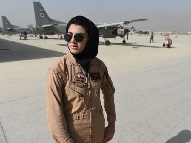 Niloofar, la pilota afghana minacciata di morte