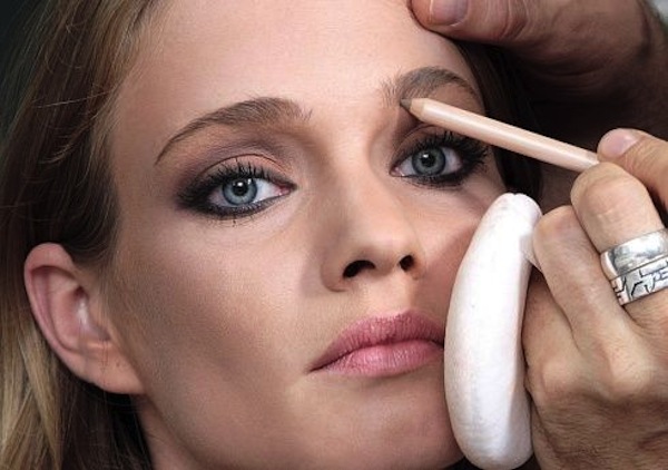 Come ingrandire gli occhi col make up