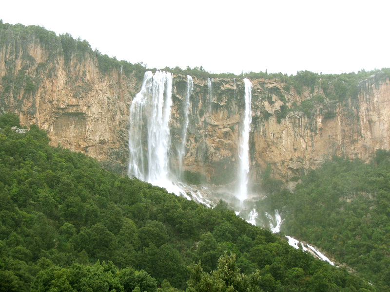 Cascate