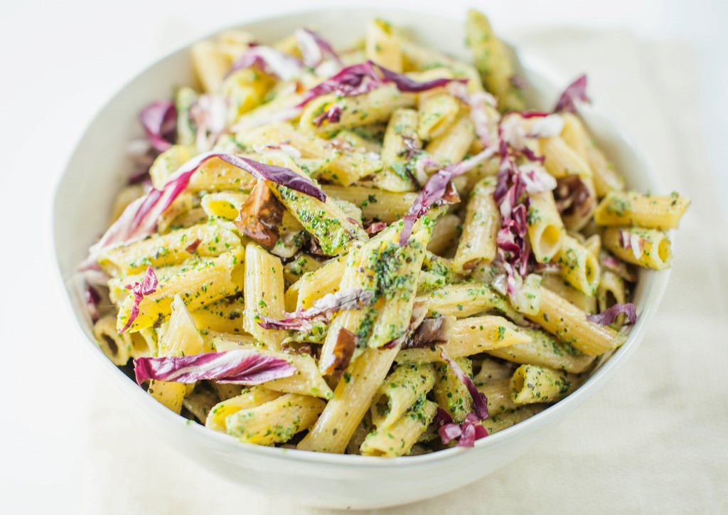 Penne al radicchio e noci, ricetta light