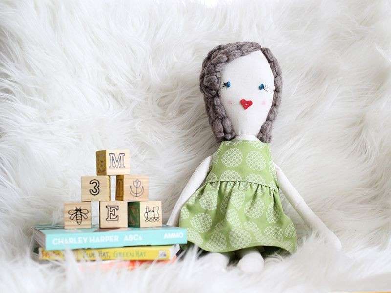 Bambole fai da te per bambini: tante idee creative [FOTO]