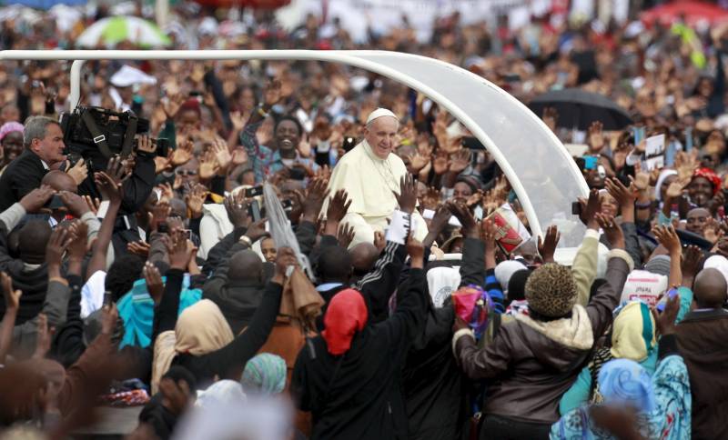 La settimana in 6 notizie: dal Papa nelle bidonville di Nairobi alle sorelle Rodriguez