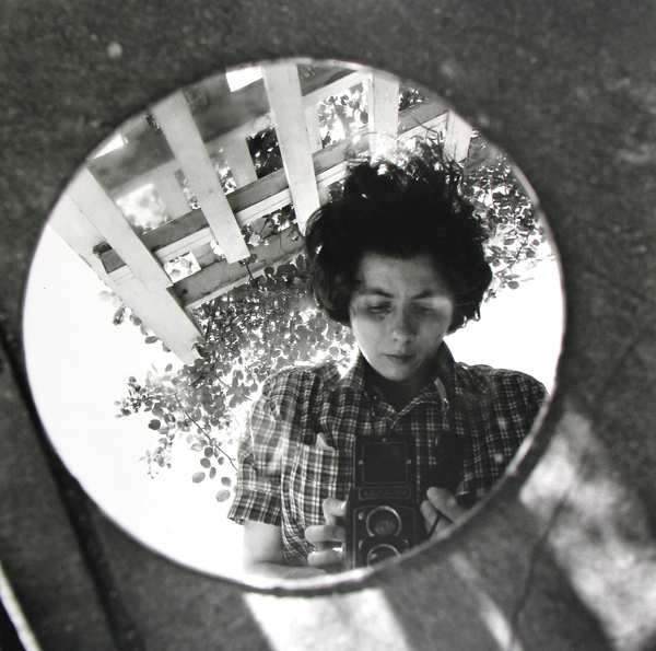 Vivian Maier: a Milano una mostra dedicata alla bambinaia fotografa
