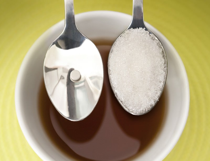 Dolcificanti artificiali: effetti collaterali delle alternative allo zucchero