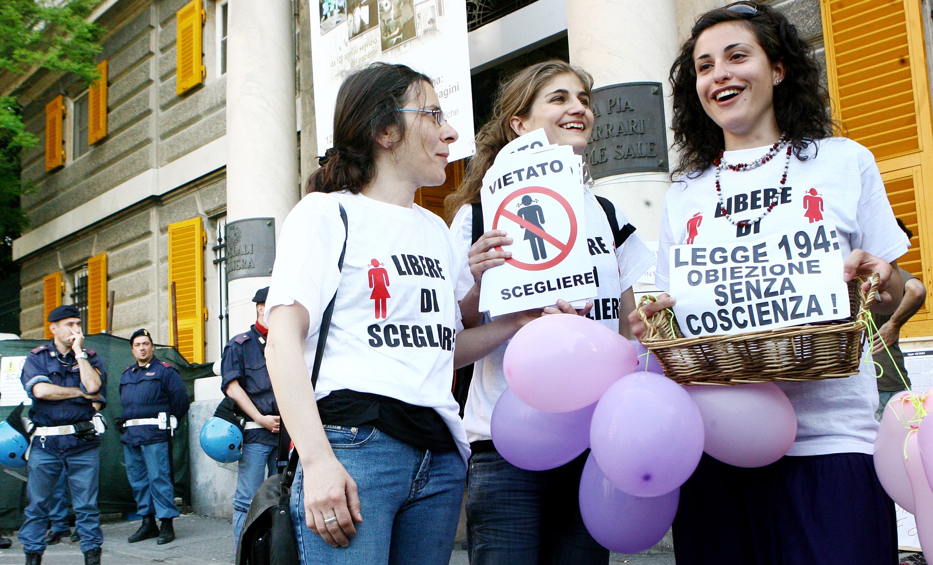 Aborto in Italia, perché l’Europa dice che la nostra è una legge a metà