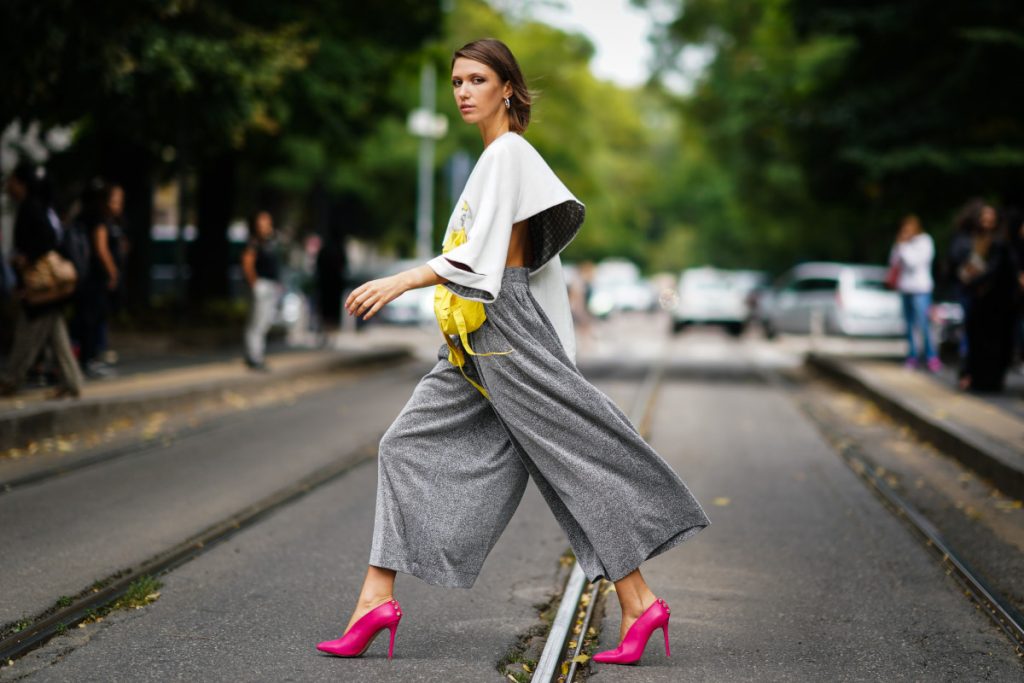 Come abbinare i pantaloni a palazzo primavera estate 2022 | Pourfemme