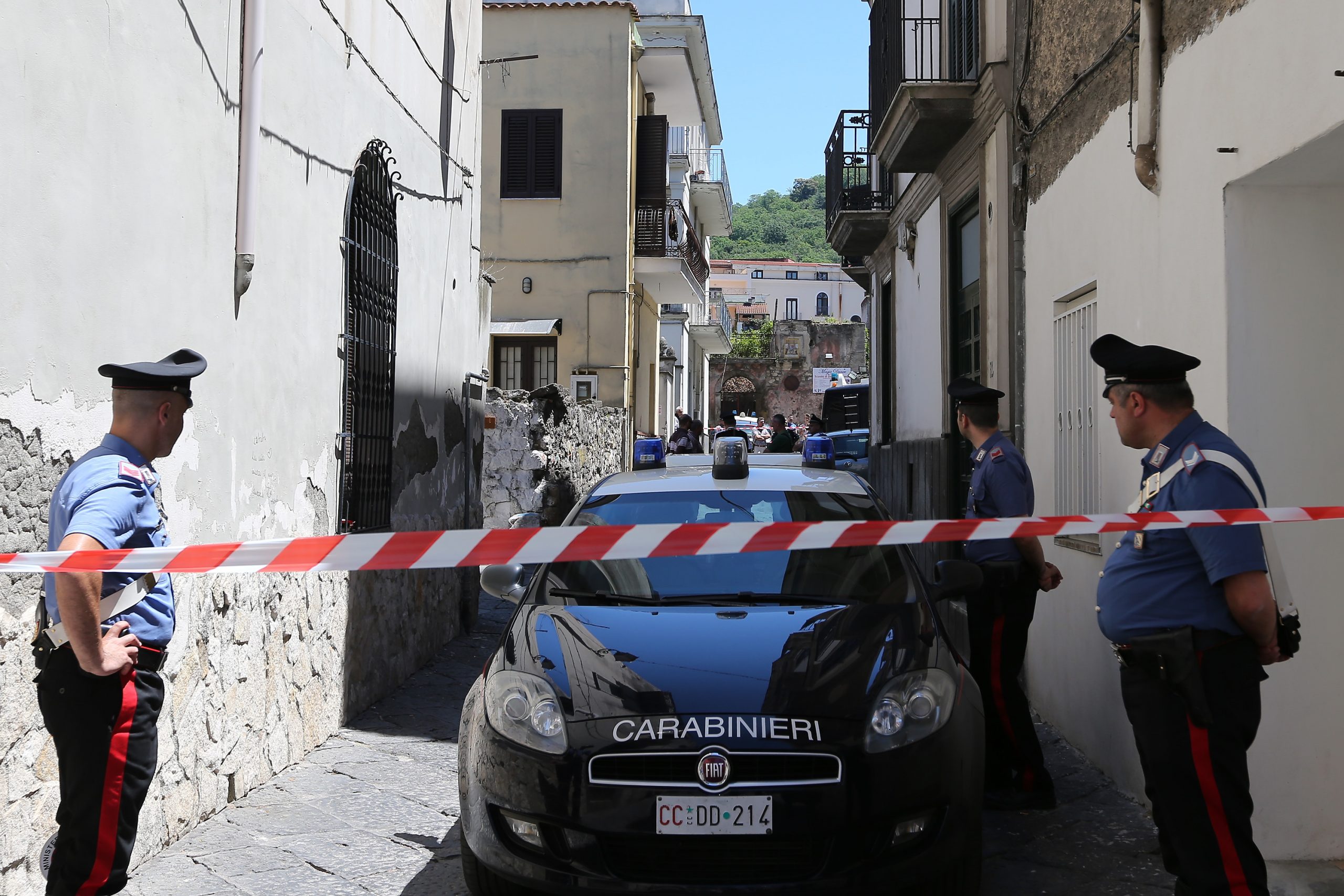 Palma Campania, uccide la moglie e poi si suicida