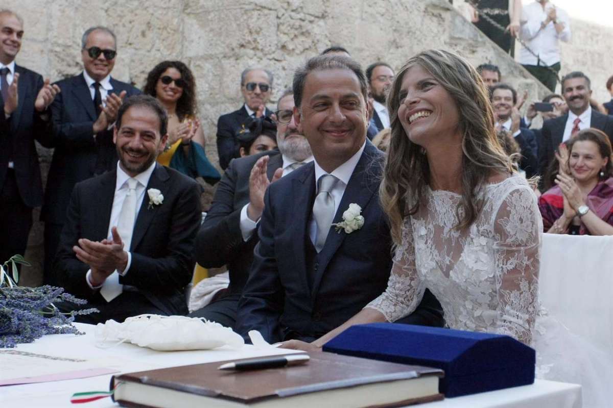 Laura Ravetto e Dario Ginefra si sono sposati: le foto del matrimonio in Puglia