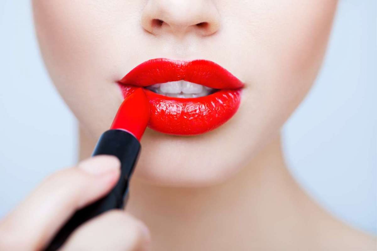 Rossetti indelebili: i migliori lipstick a prova di bacio [FOTO]