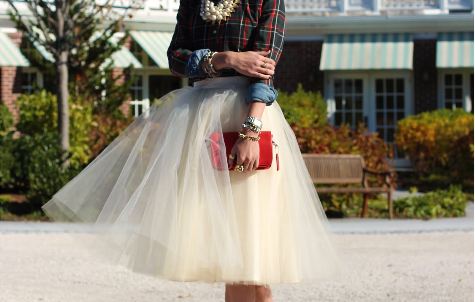 look con gonna tulle