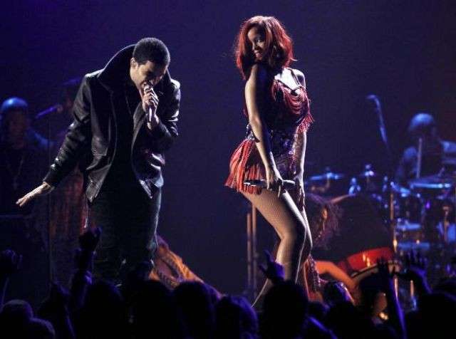 Rihanna e Drake si sono lasciati: amore al capolinea [FOTO]