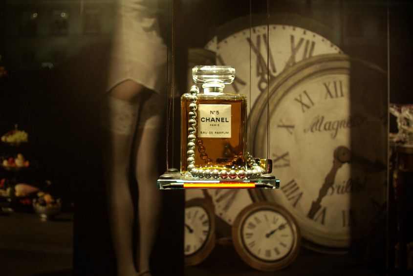 Chanel N.5, il profumo più famoso al mondo potrebbe cambiare per sempre