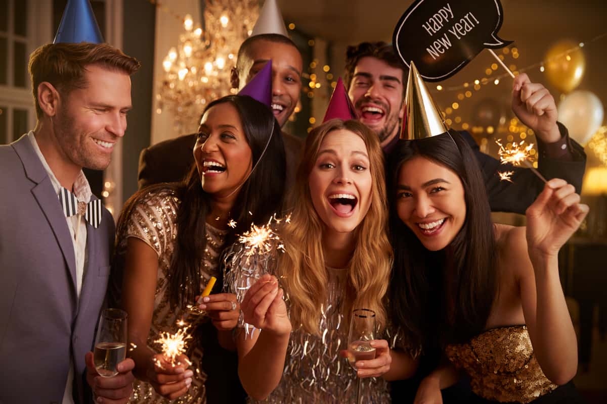 Come festeggiare il Capodanno in casa? Idee per organizzare un party indimenticabile