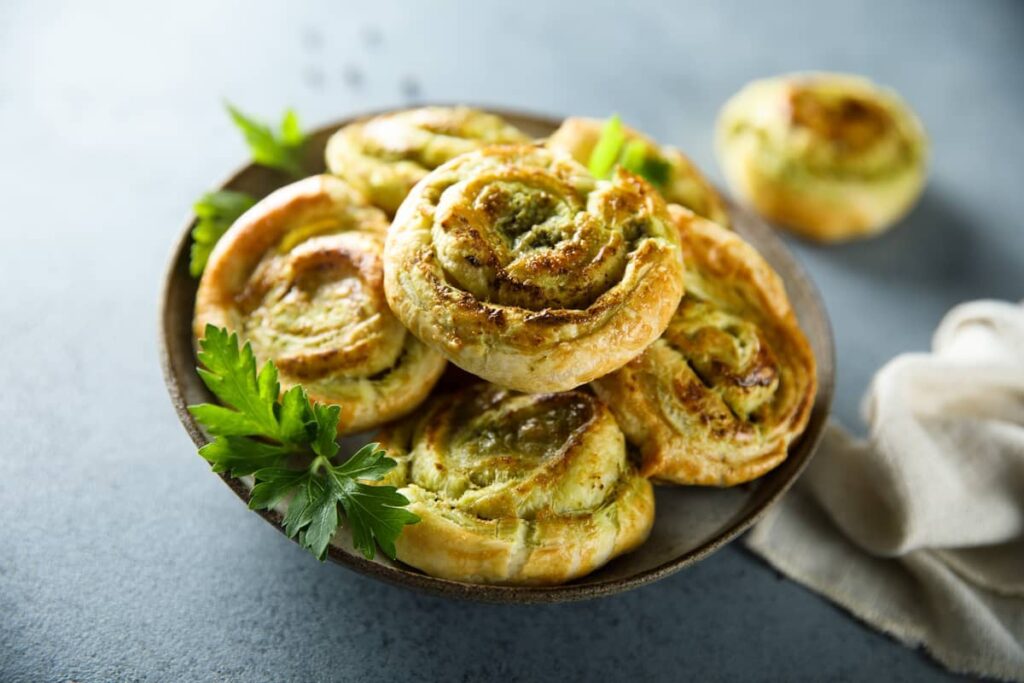 girelle di pasta sfoglia ripiene