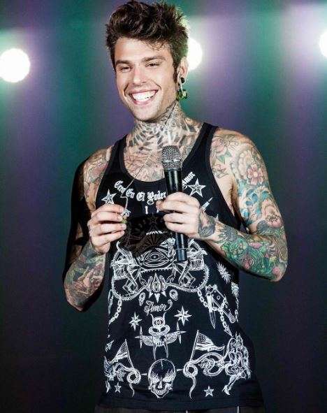 Fedez litiga con i vicini di casa: non lo vogliono più [FOTO]