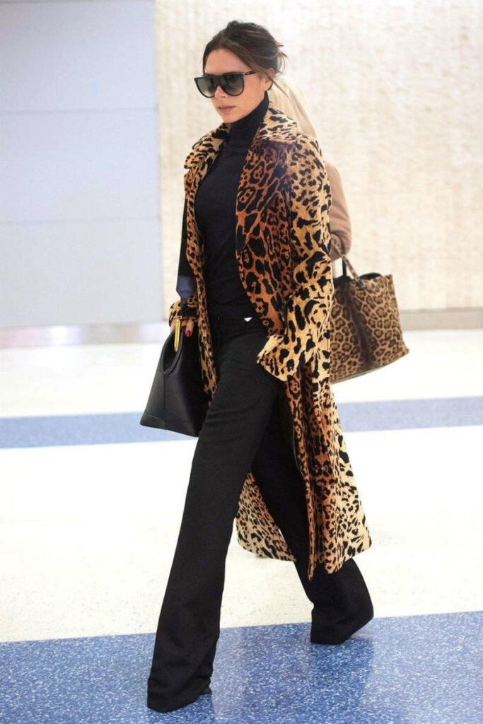 Victoria Beckham - outfit nero e animalier