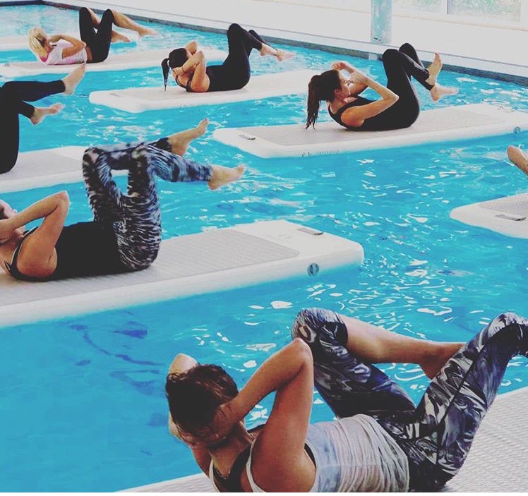 Float fit, allenarsi galleggiando: segreti e benefici del nuovo trend fitness