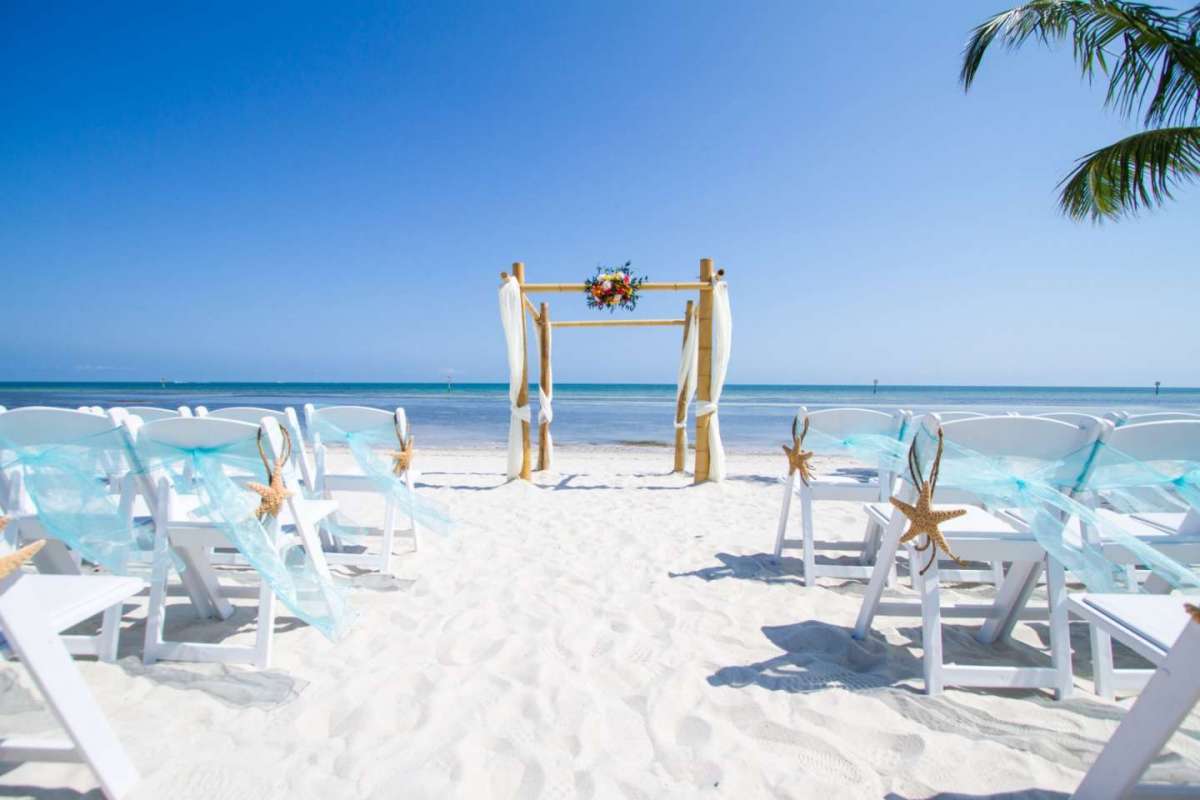 Decorazioni per il matrimonio in spiaggia: le idee più chic