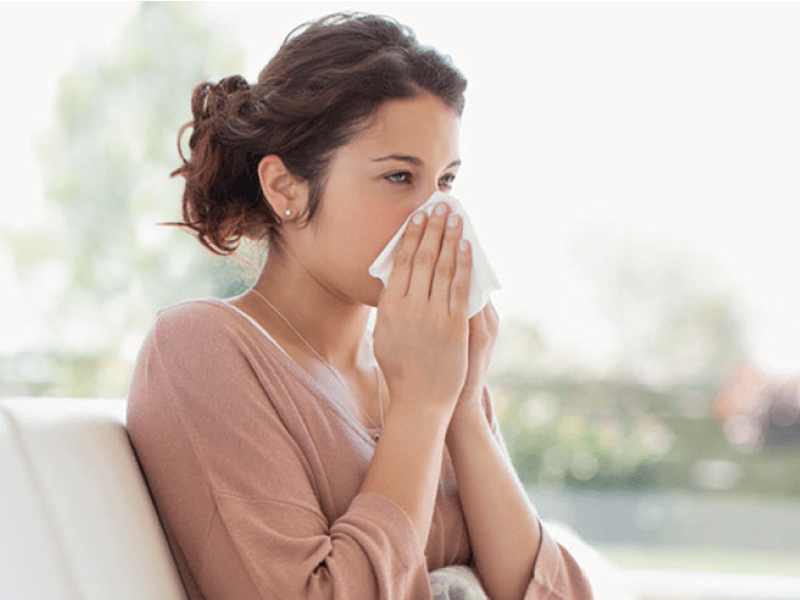 Rinite allergica: sintomi, cause, rimedi e terapia