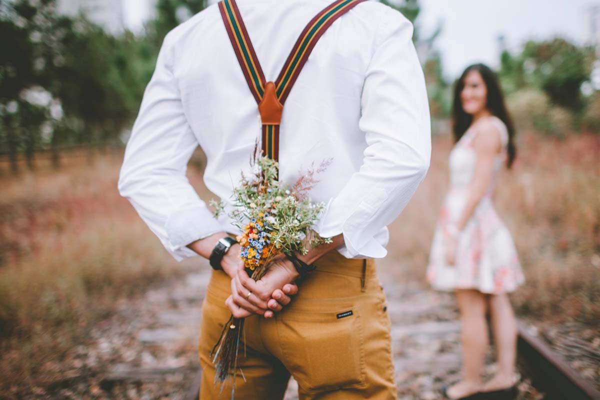 Come si comporta l’uomo innamorato? I segnali per non sbagliare