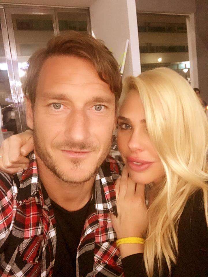 Francesco Totti e Ilary Blasi: le foto e le news sulla coppia