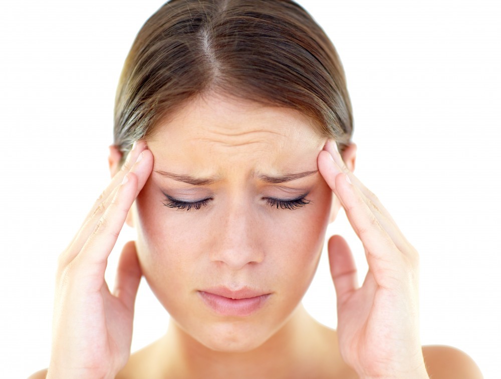 Mal di testa con dolore alle tempie: cause e rimedi