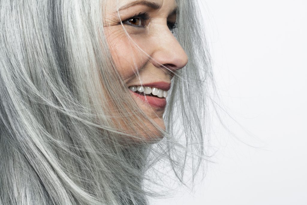Capelli Bianchi Addio Scoperta La Molecola E Il Farmaco Per Pigmentare Il Capello Pourfemme
