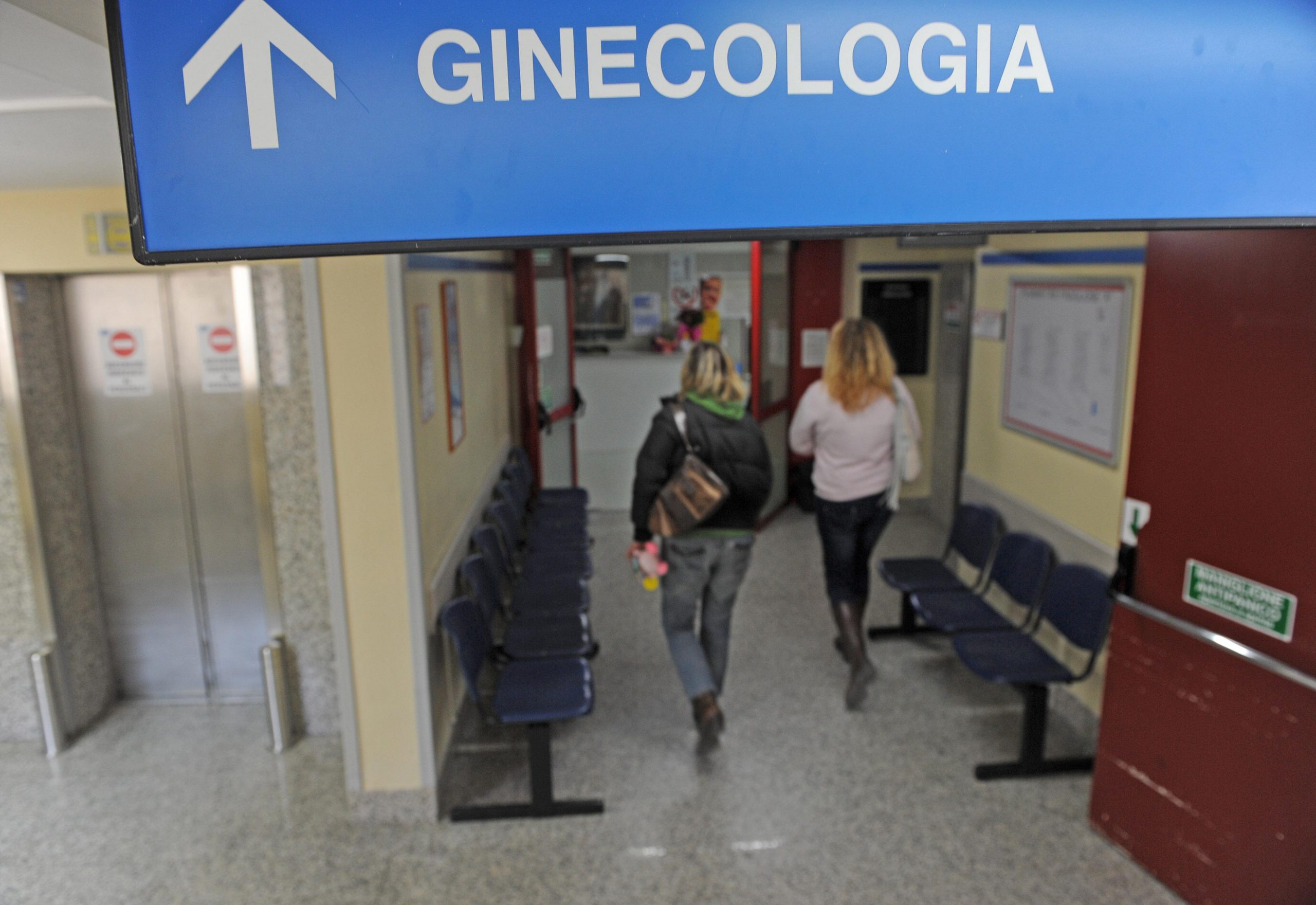 Milano, aborto non eseguito: donna disoccupata e malata chiede risarcimento danni e assegno di mantenimento all’ospedale