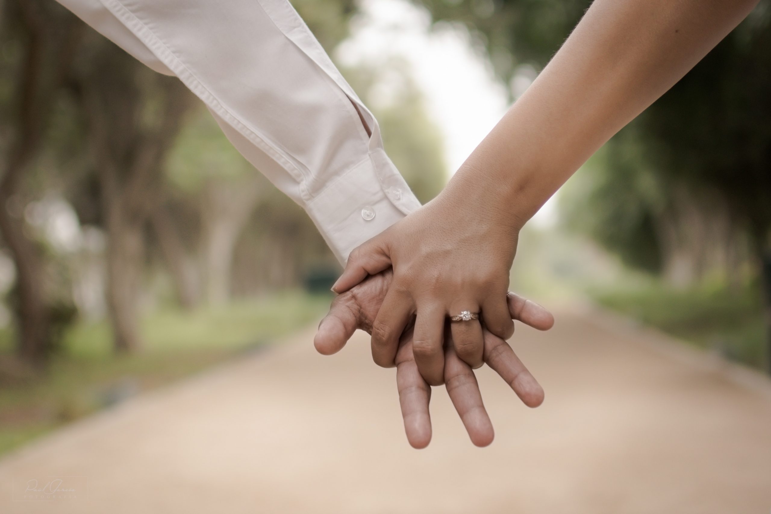 Aforismi e frasi sulla fiducia in amore: le più celebri