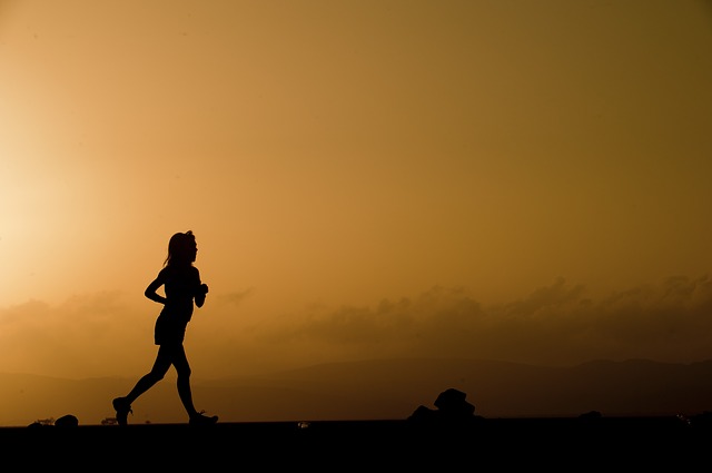 Fare sport con il caldo: i consigli per mantenersi in forma d’estate