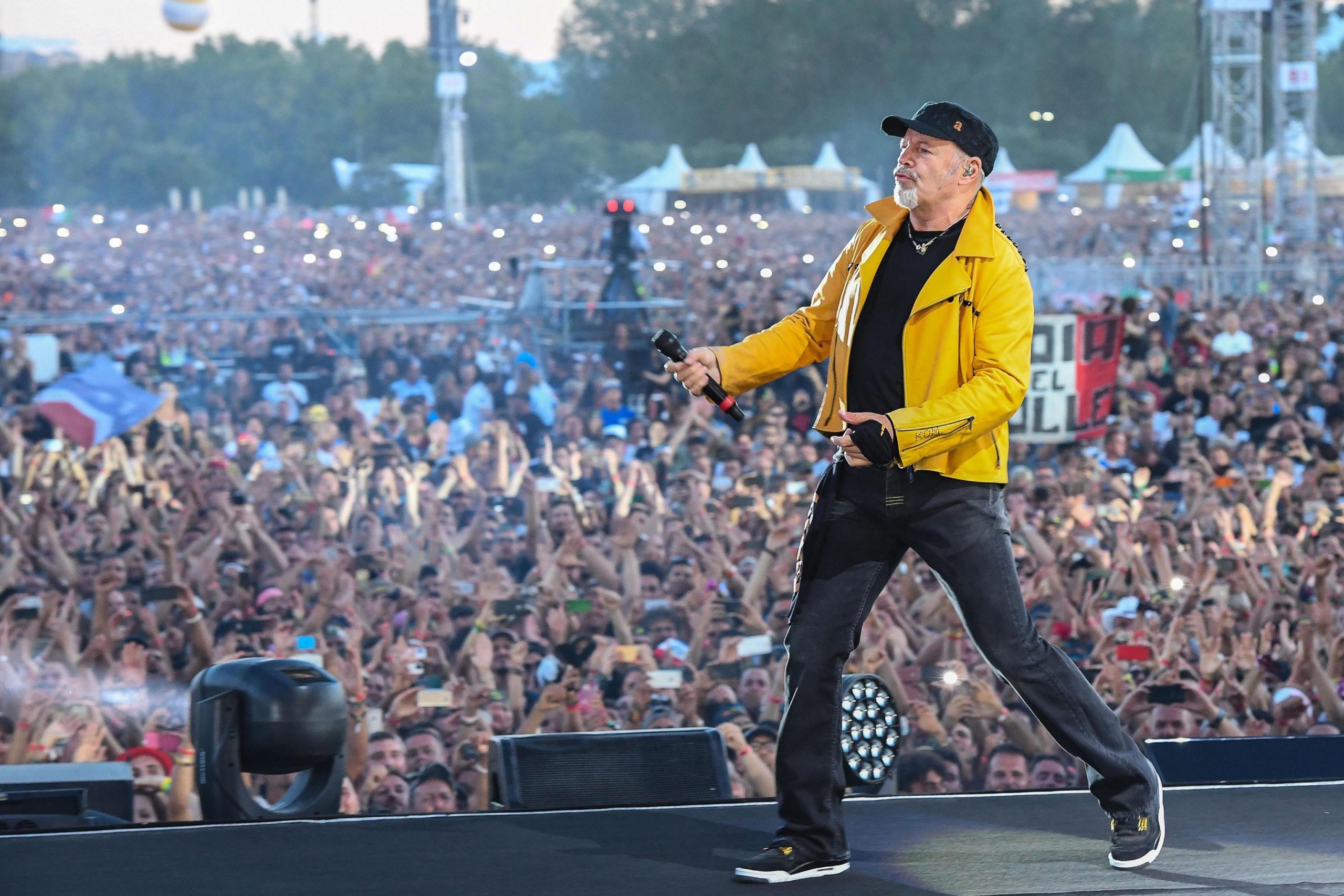 #DEVA_ALT_TEXT#vasco rossi canzoni