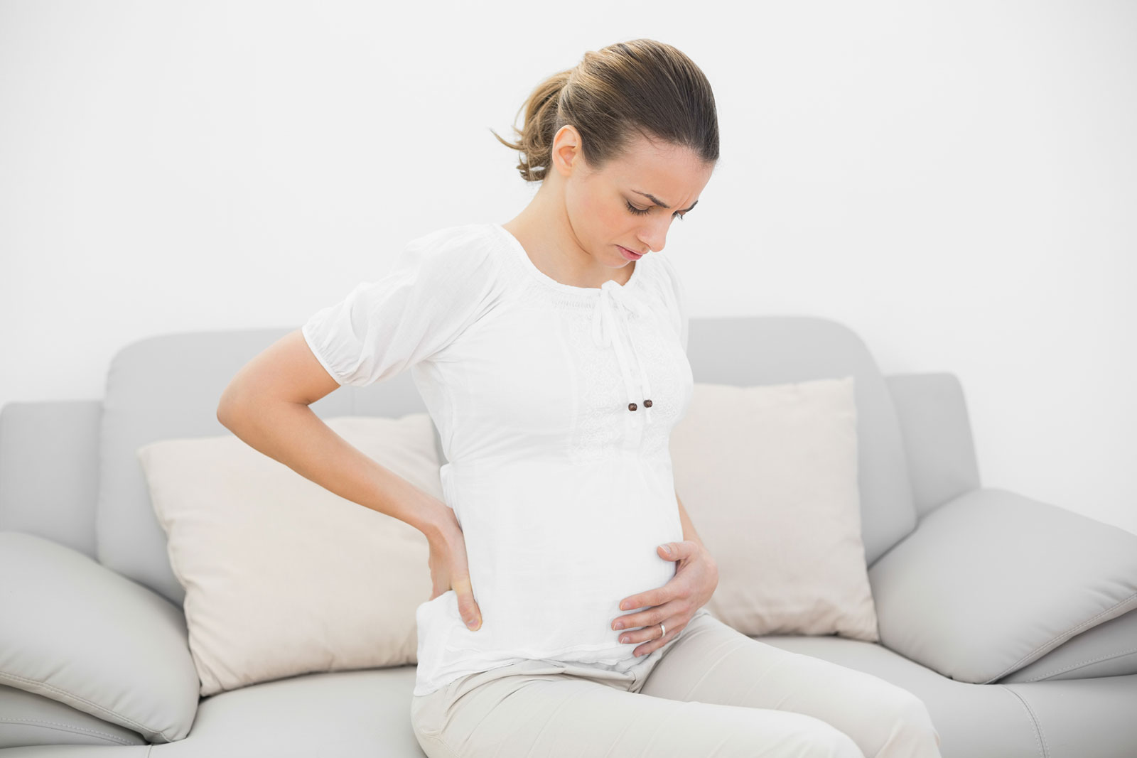 Dolore alle ovaie in gravidanza: possibili cause e cosa fare